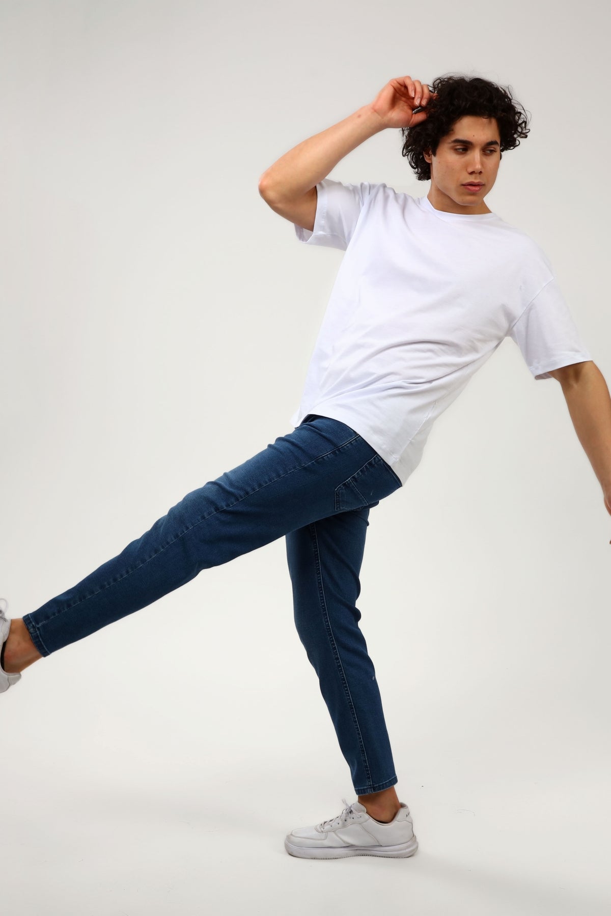 бял-тениска-10-over-1