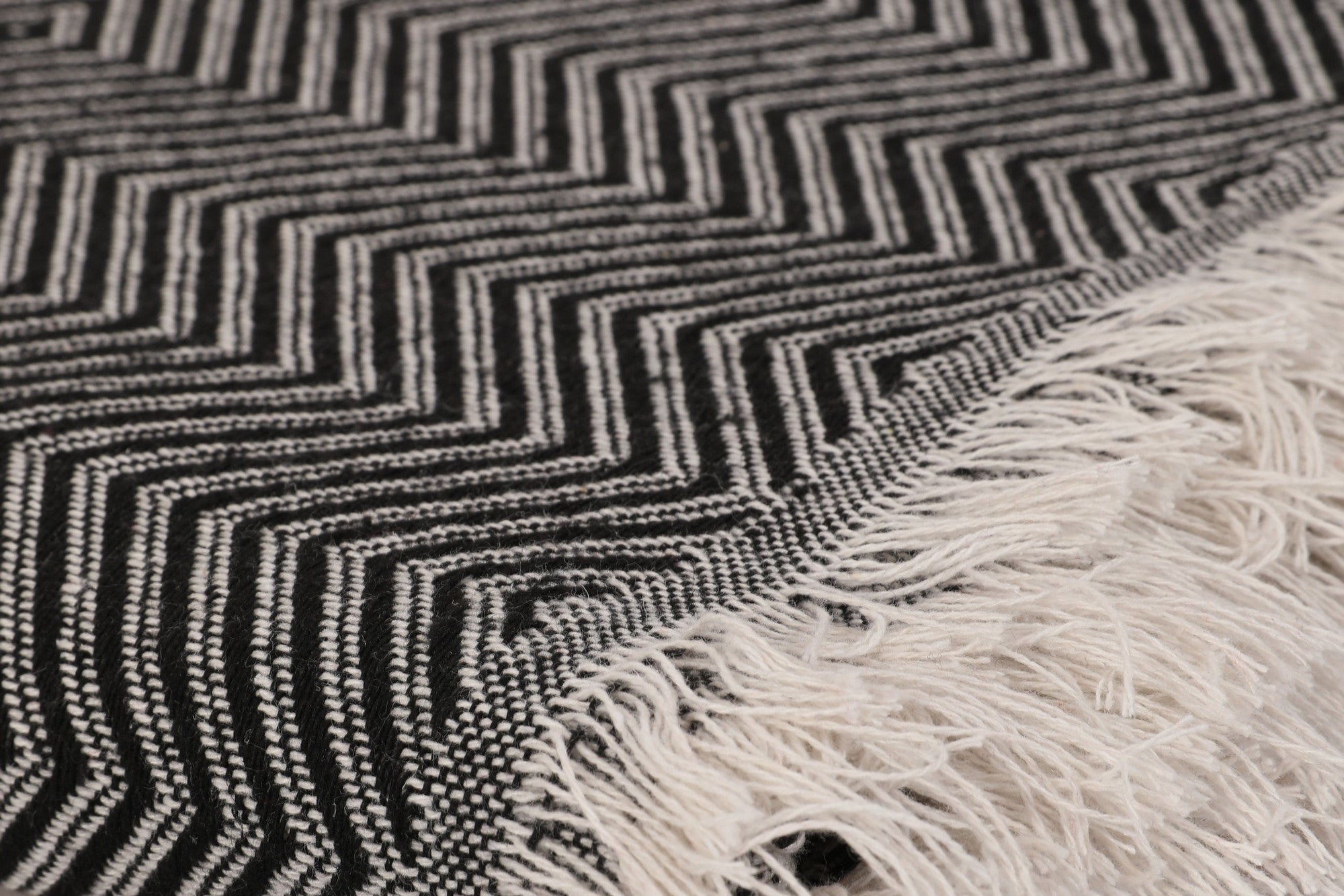 черен-комплекти-и-покривала-18-372vdn1135-0