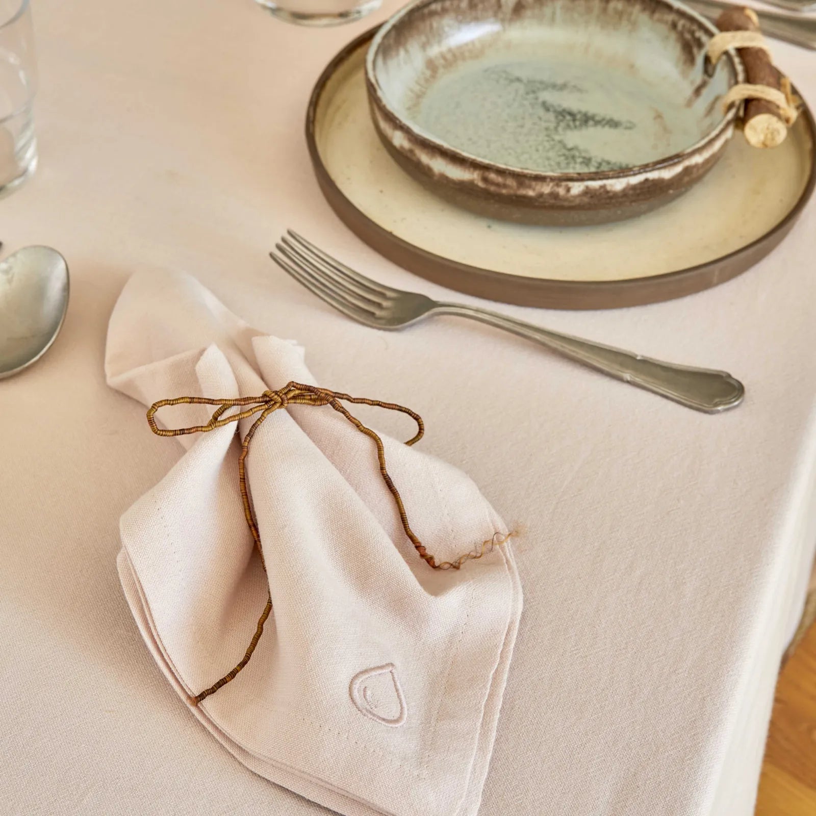 бежов-покривка-за-маса-22-8680214267417-0