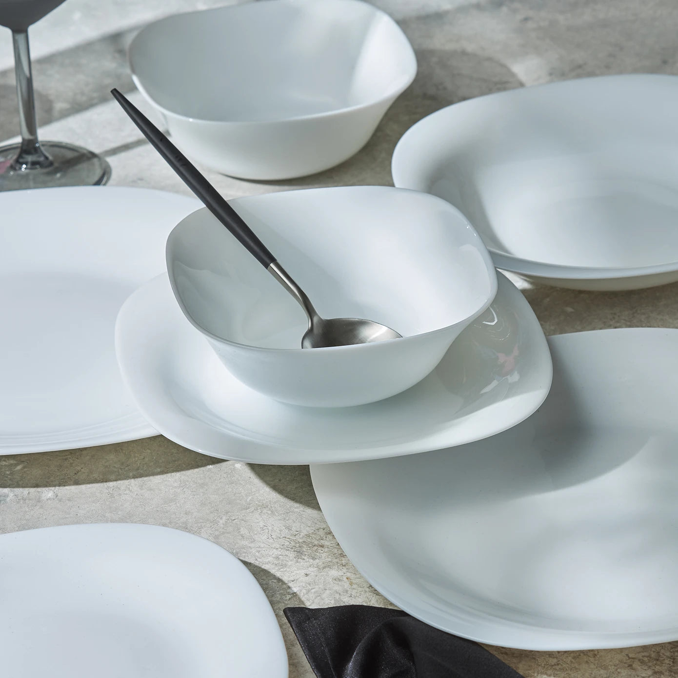 бял-сервиз-за-хранене-(24-части)-22-8697918874513-0