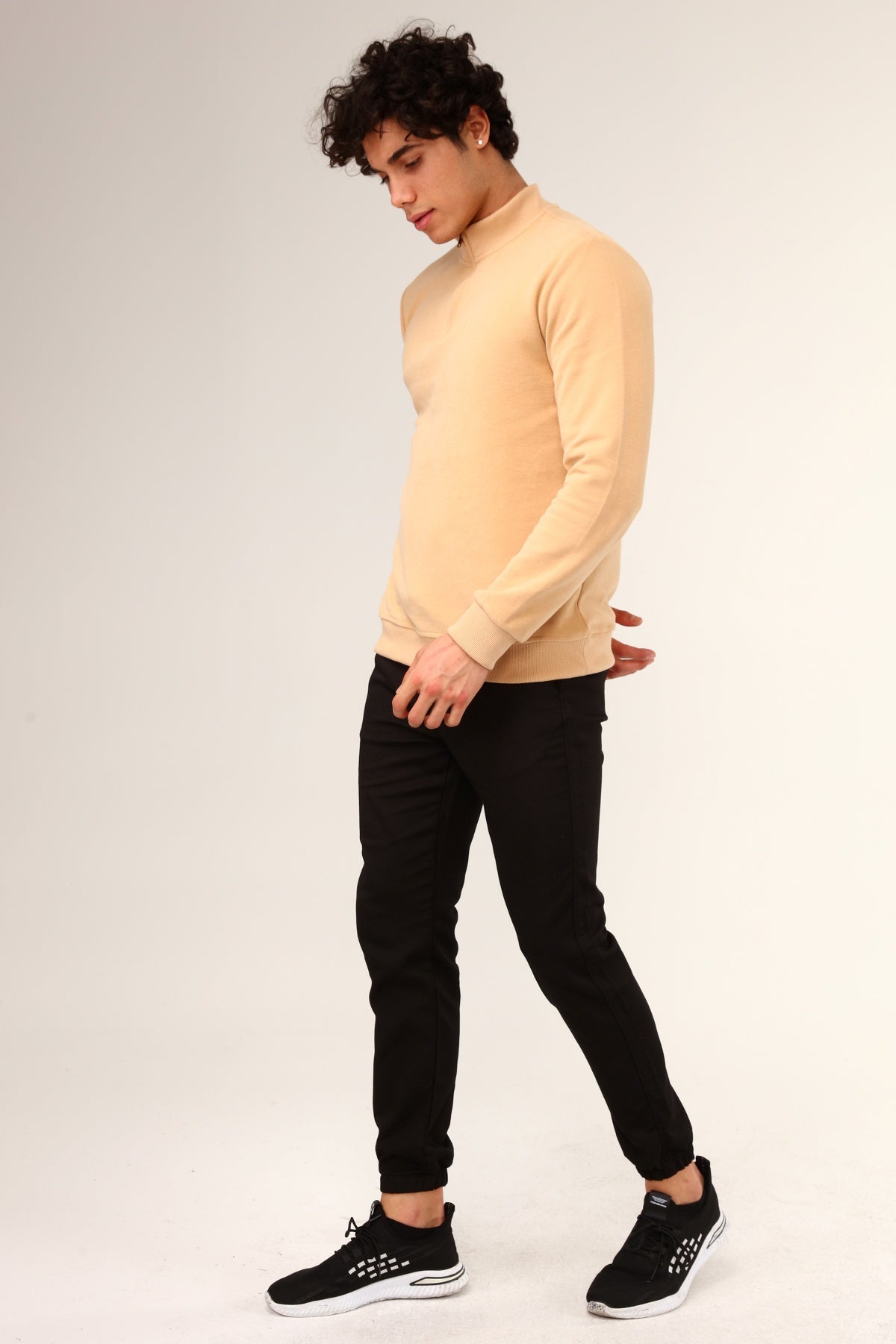 черен-панталон-чино-10-jogger02-aw21-1