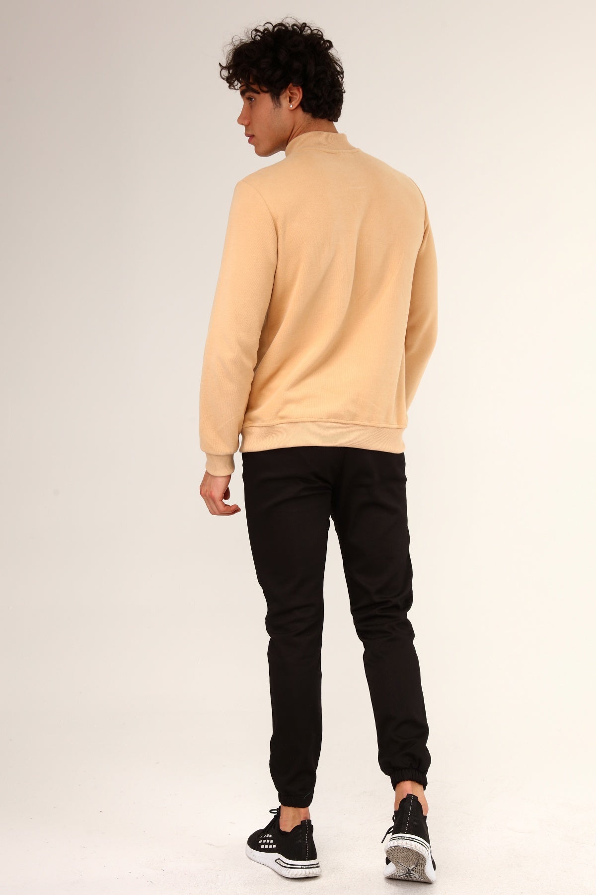 черен-панталон-чино-10-jogger02-aw21-1