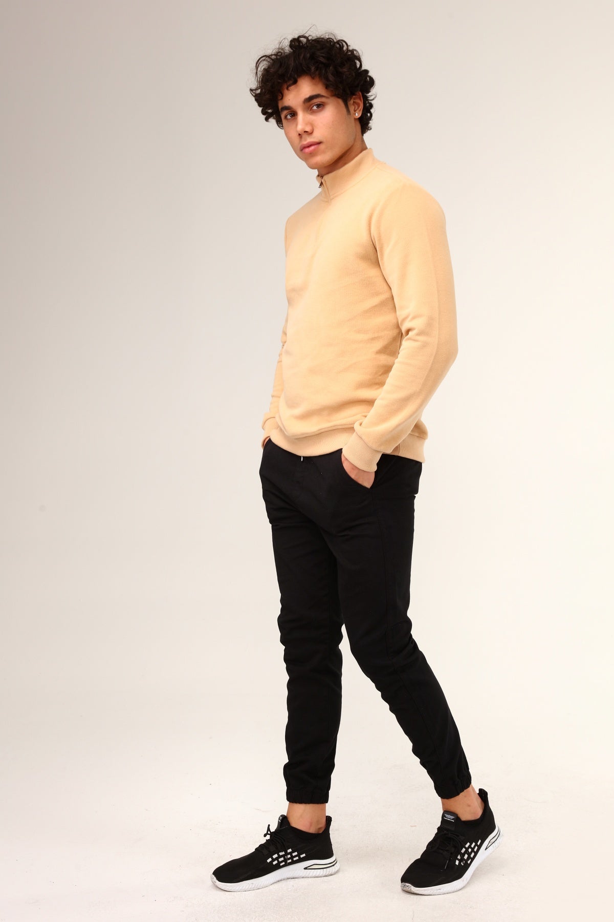 черен-панталон-чино-10-jogger04-aw21-1