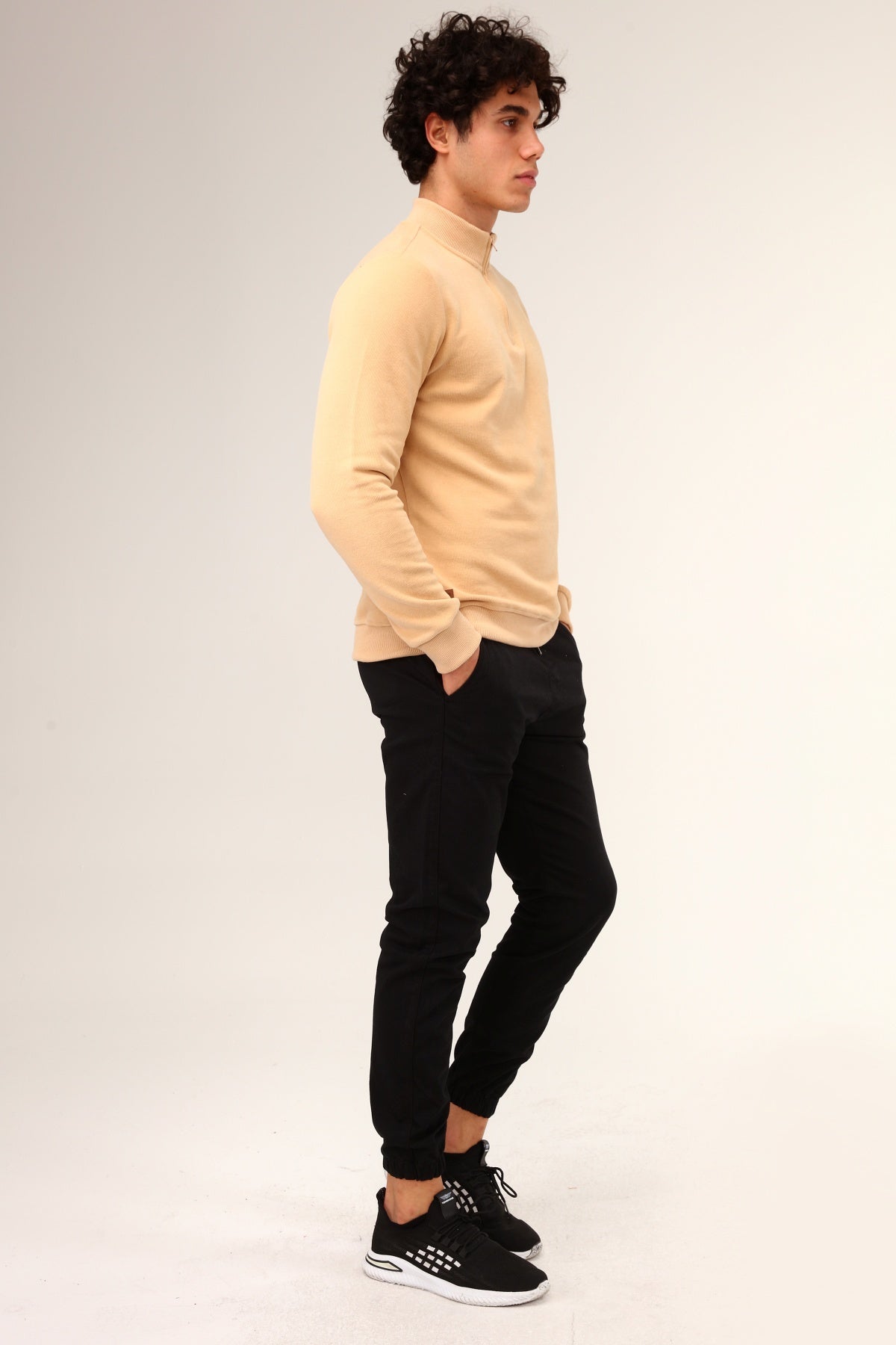 черен-панталон-чино-10-jogger04-aw21-1