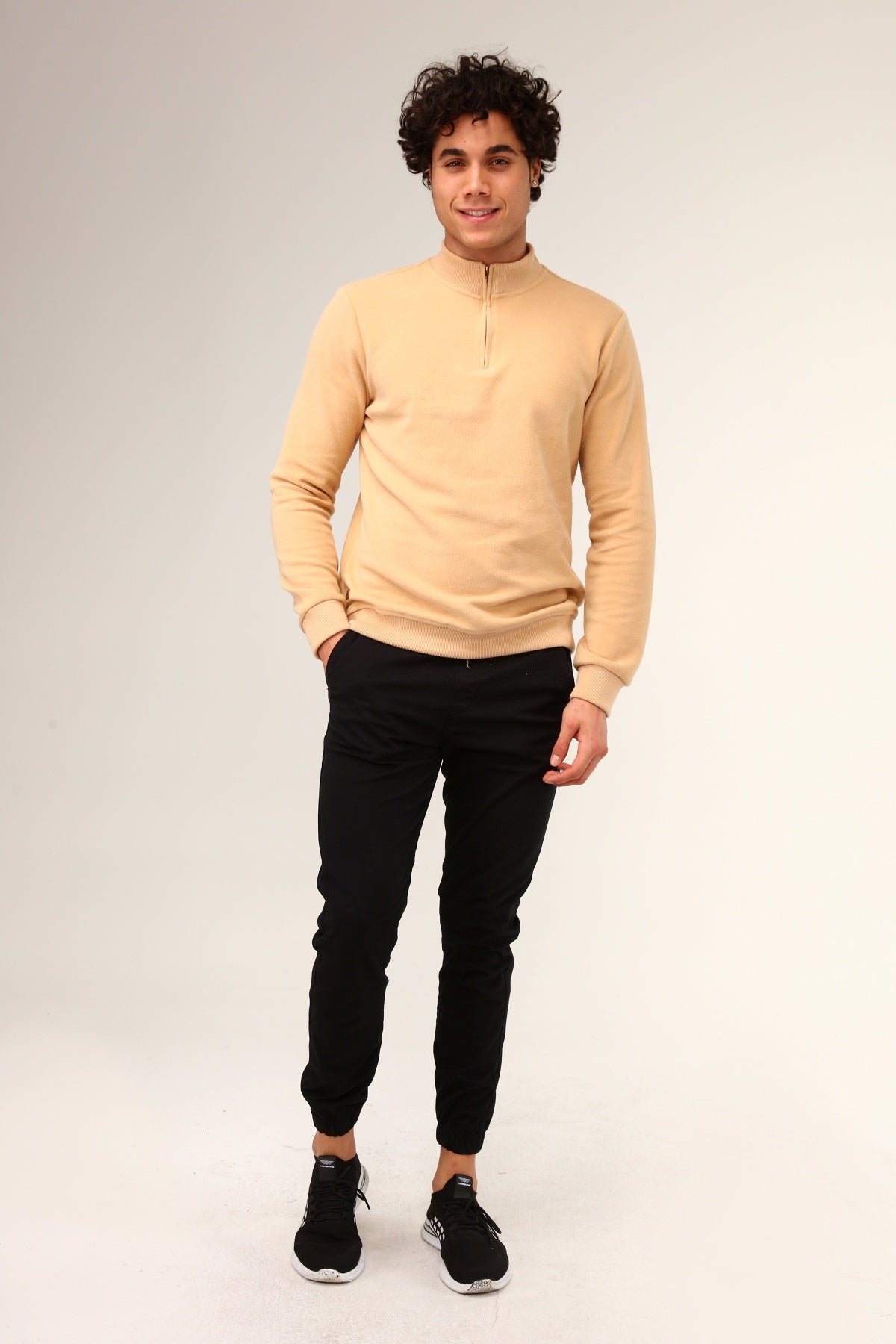 черен-панталон-чино-10-jogger04-aw21-1