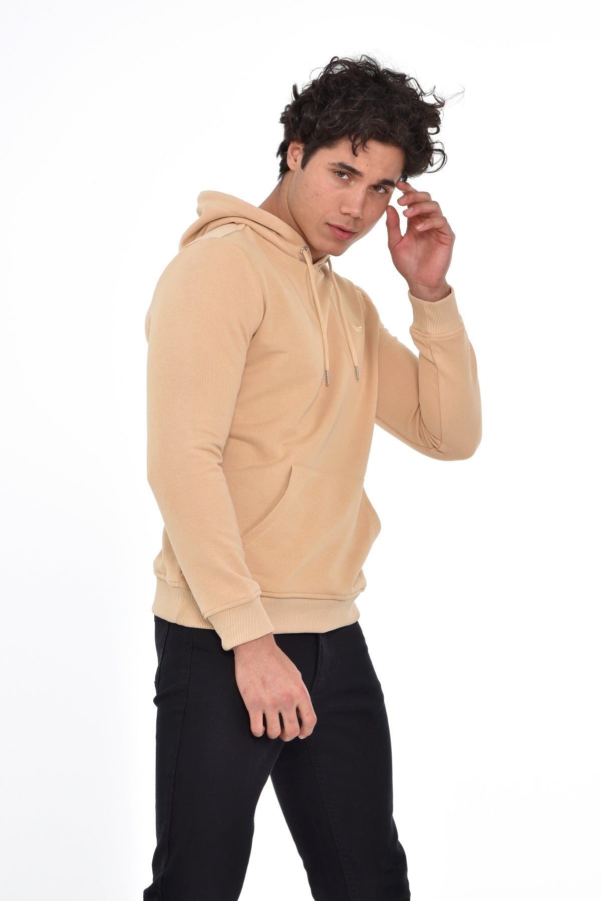 бежов-суитчър-10-david-1