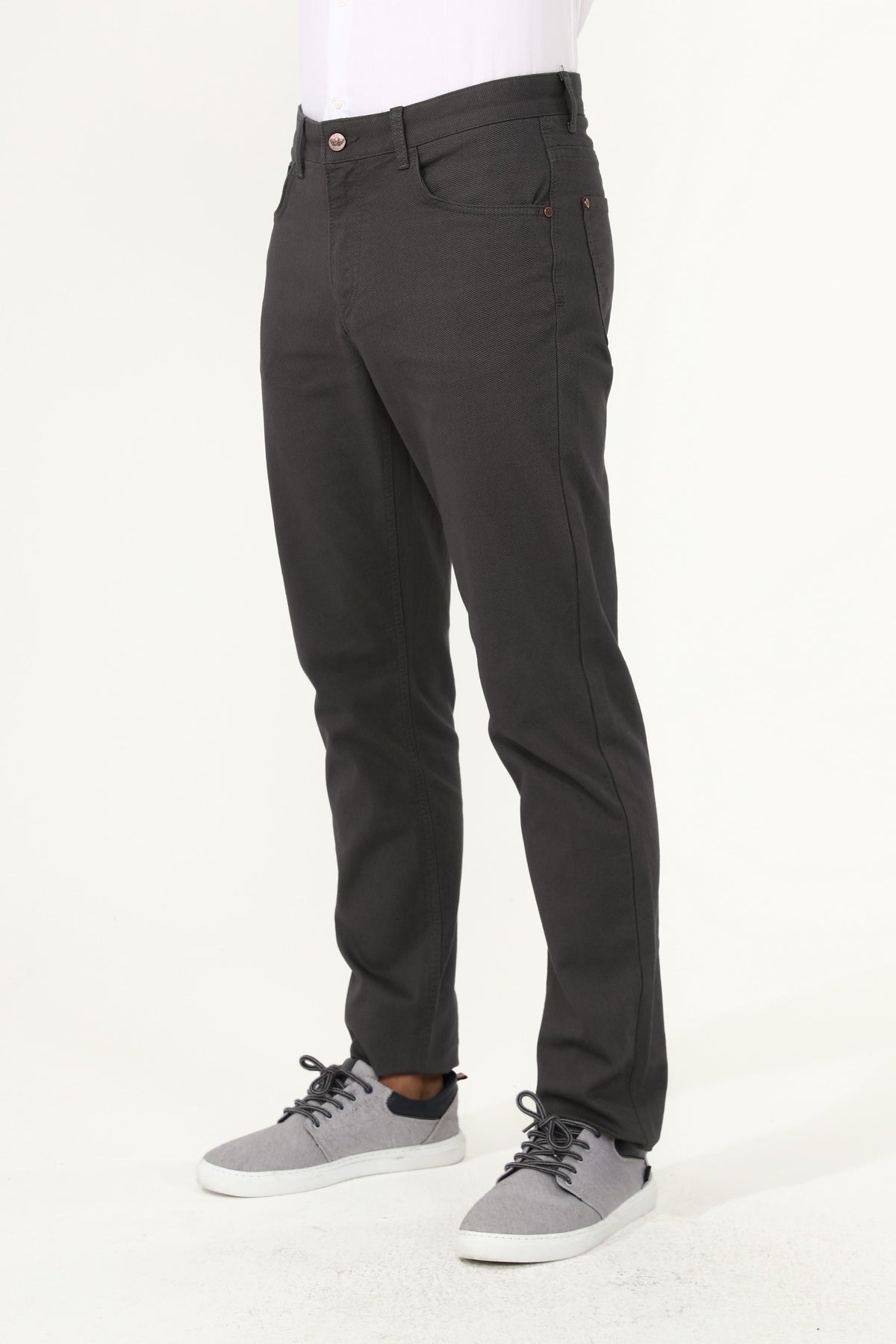 антрацит-панталон-чино-10-jake01-aw21-1