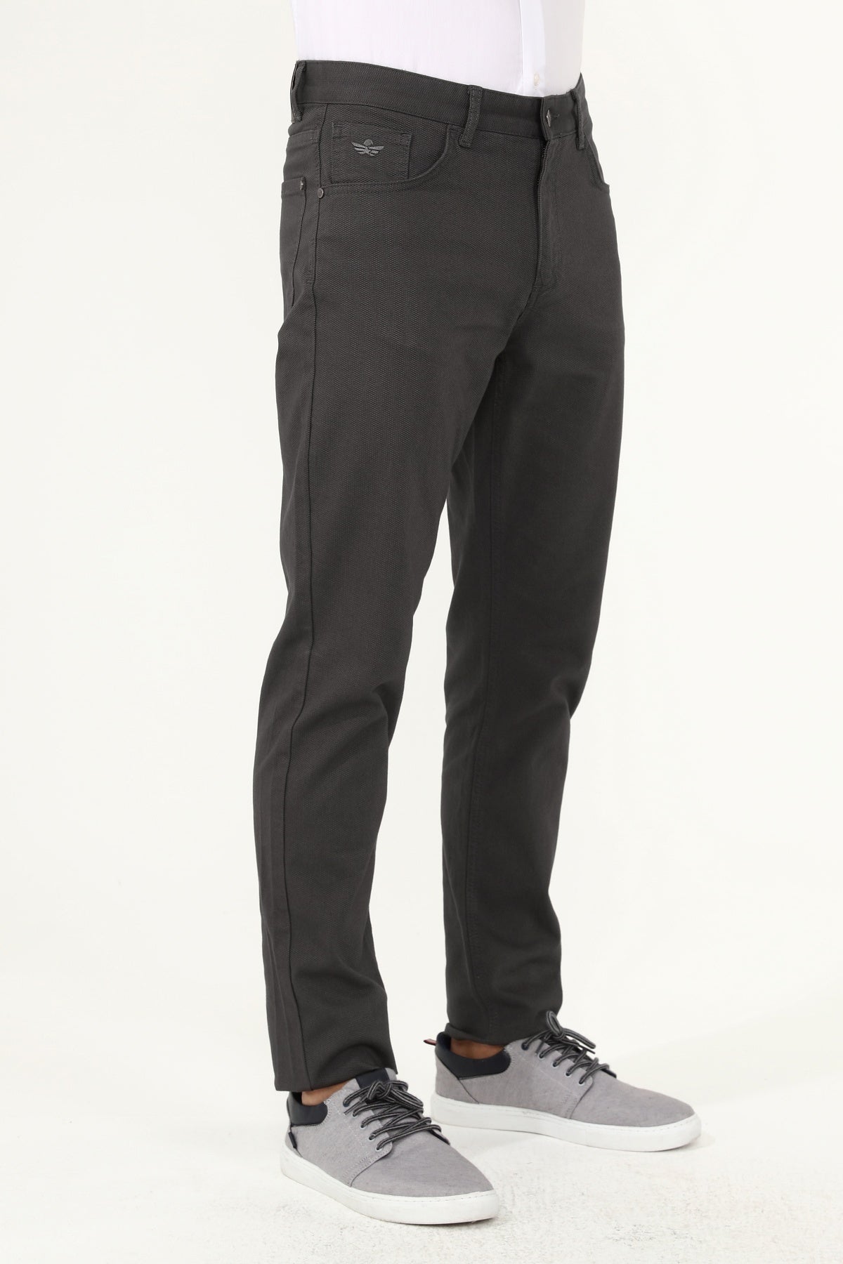 антрацит-панталон-чино-10-jake01-aw21-1