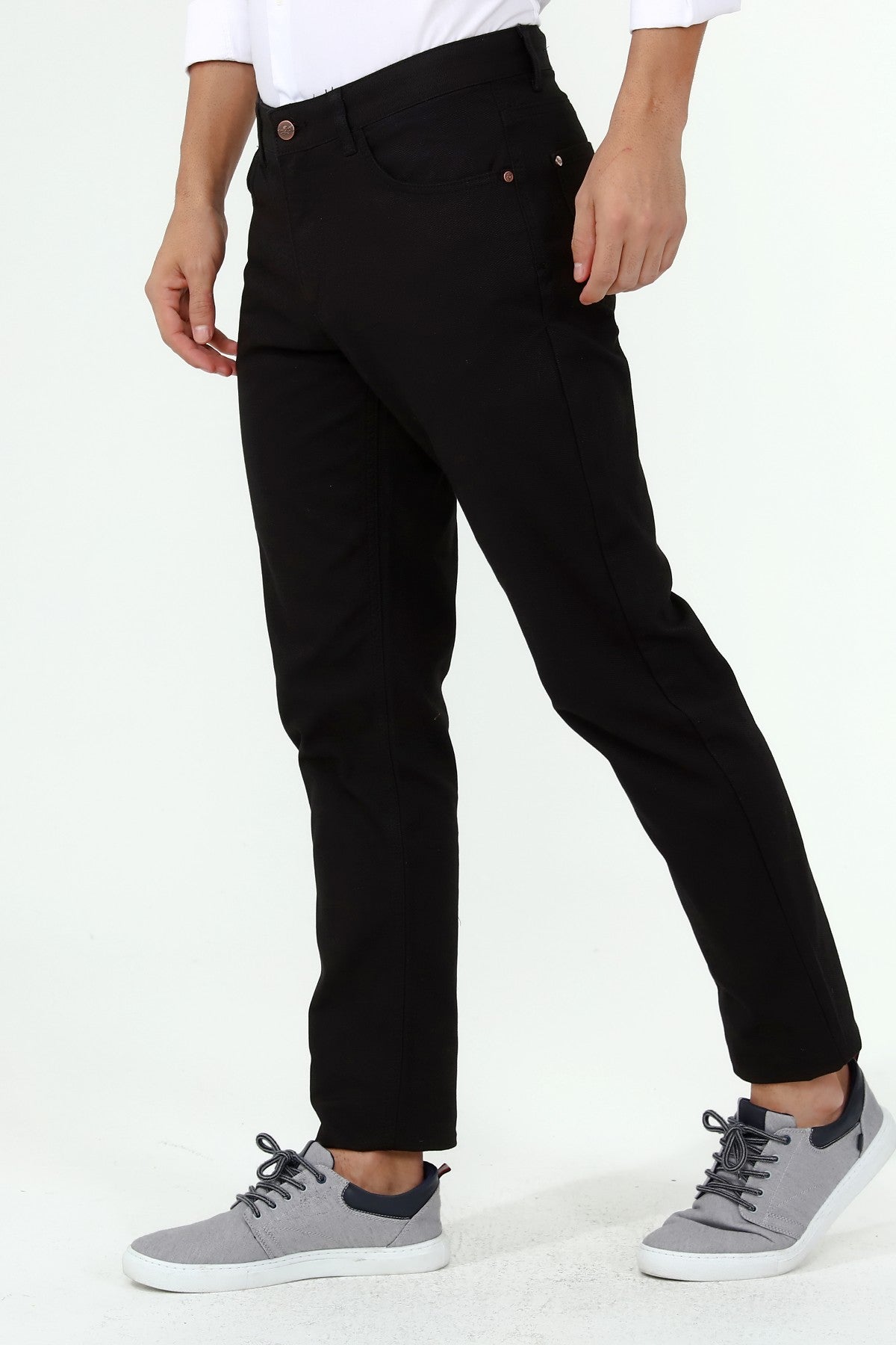 черен-панталон-чино-10-jake01-aw21-1